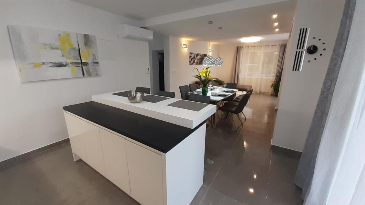 Holiday Hvar Lux Basina المظهر الخارجي الصورة
